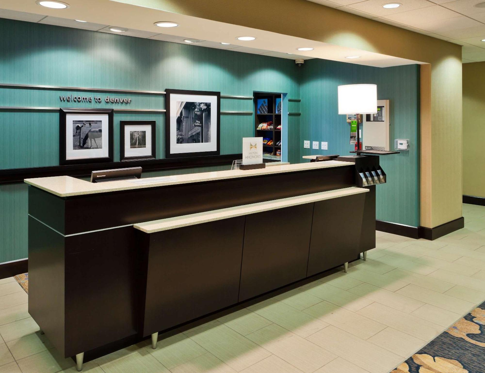Hampton Inn & Suites Denver Airport / Gateway Park Aurora Eksteriør bilde